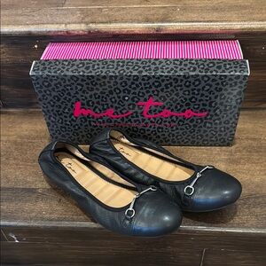 Me Too Black Leather Flats - size 9 BRAND NEW!